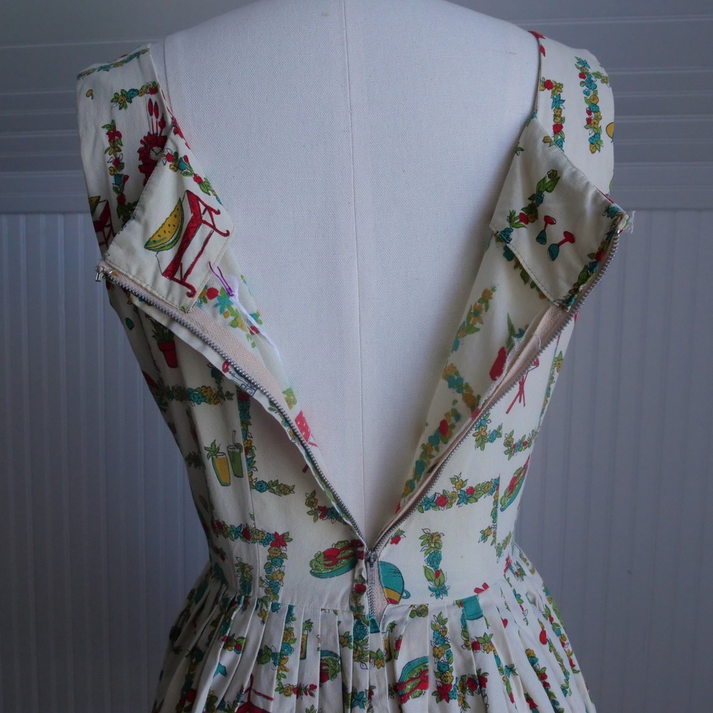 Super cute vintage 1950s cotton picnic themed novelty print sundress - Picture 6 of 8